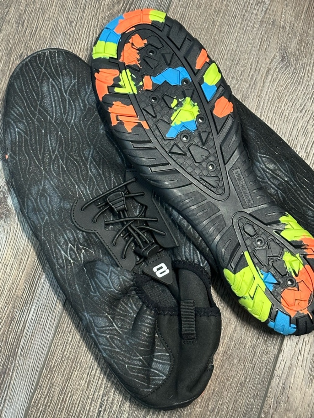 Source Unknown Men's Black Athletic Shoes with Neon Green Orange Blue Accents